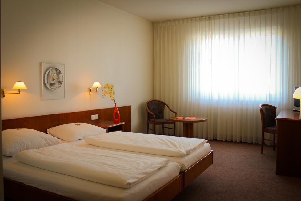 Hotel La Taverna Rosbach vor der Hohe Room photo